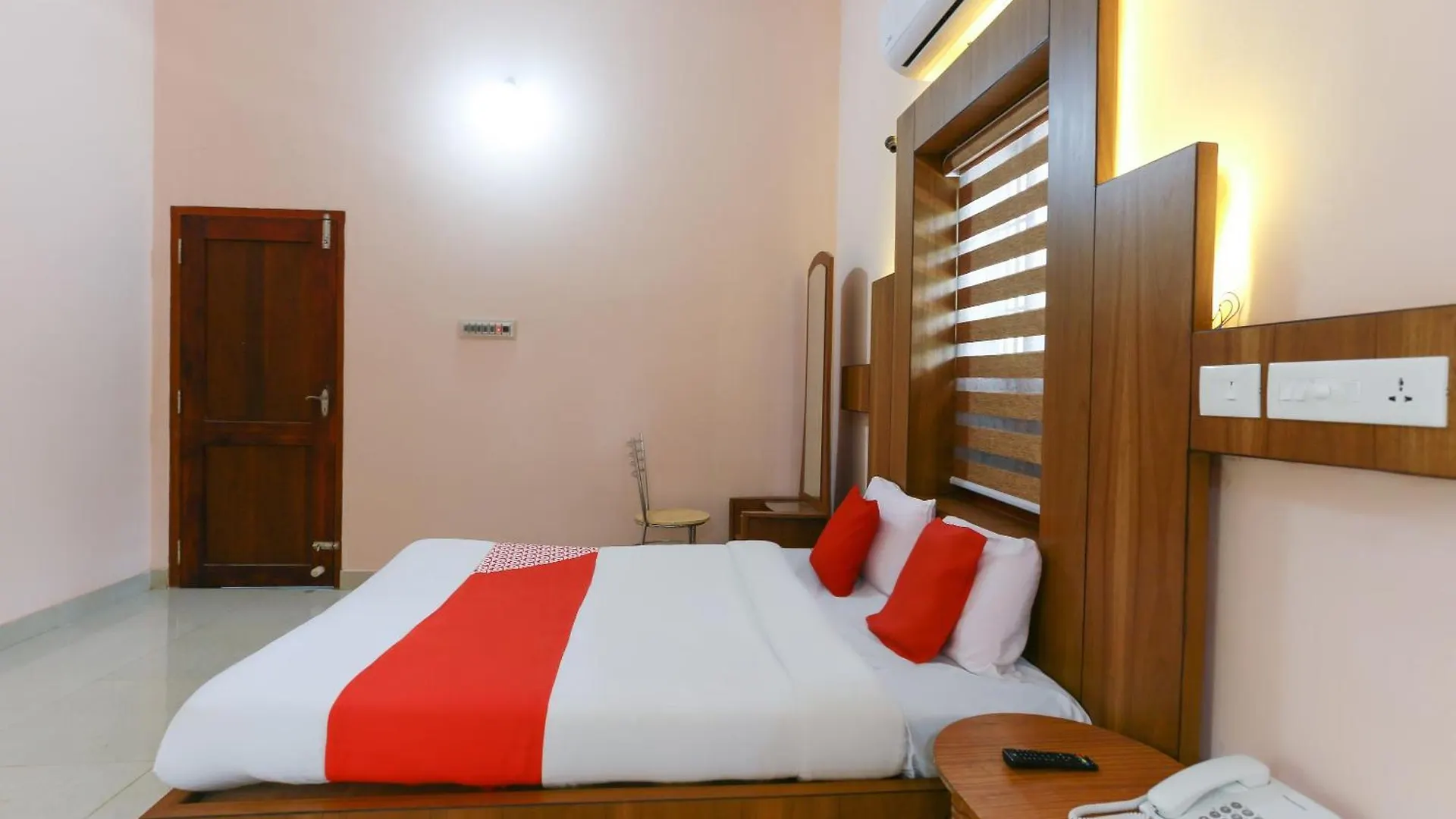 Hotel Oyo Flagship Sreedevi Garden Mattanur 4*,  Indie